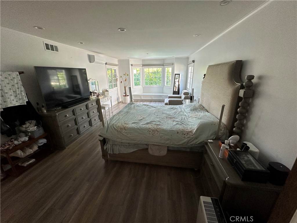 14623 Weddington Street