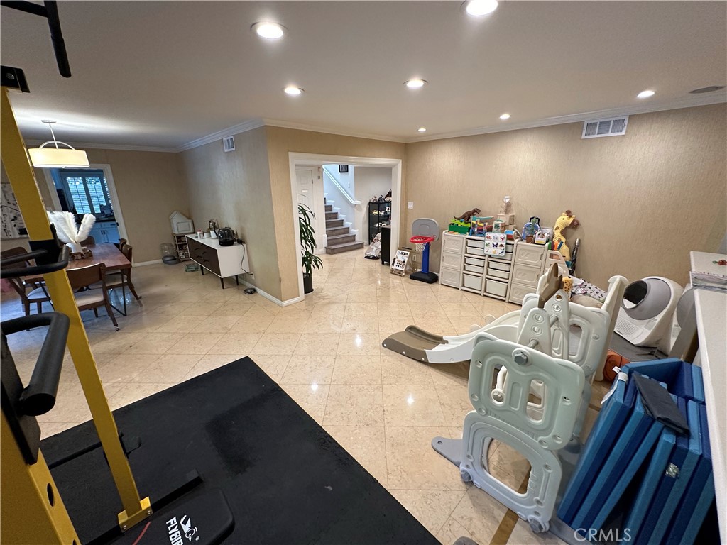 14623 Weddington Street