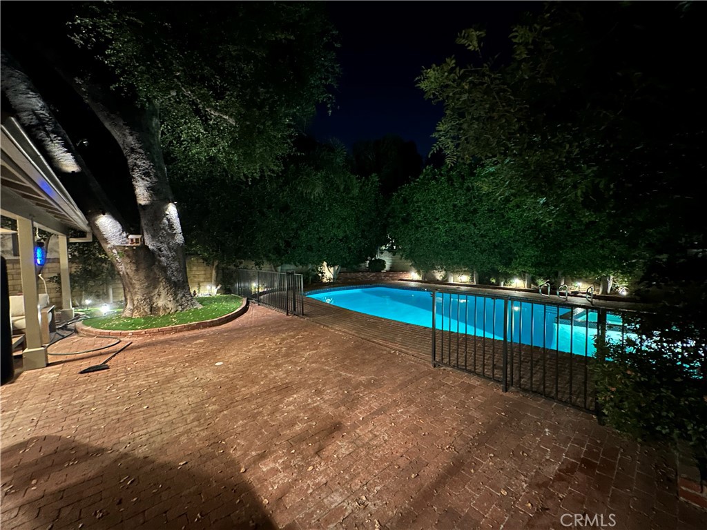 14623 Weddington Street