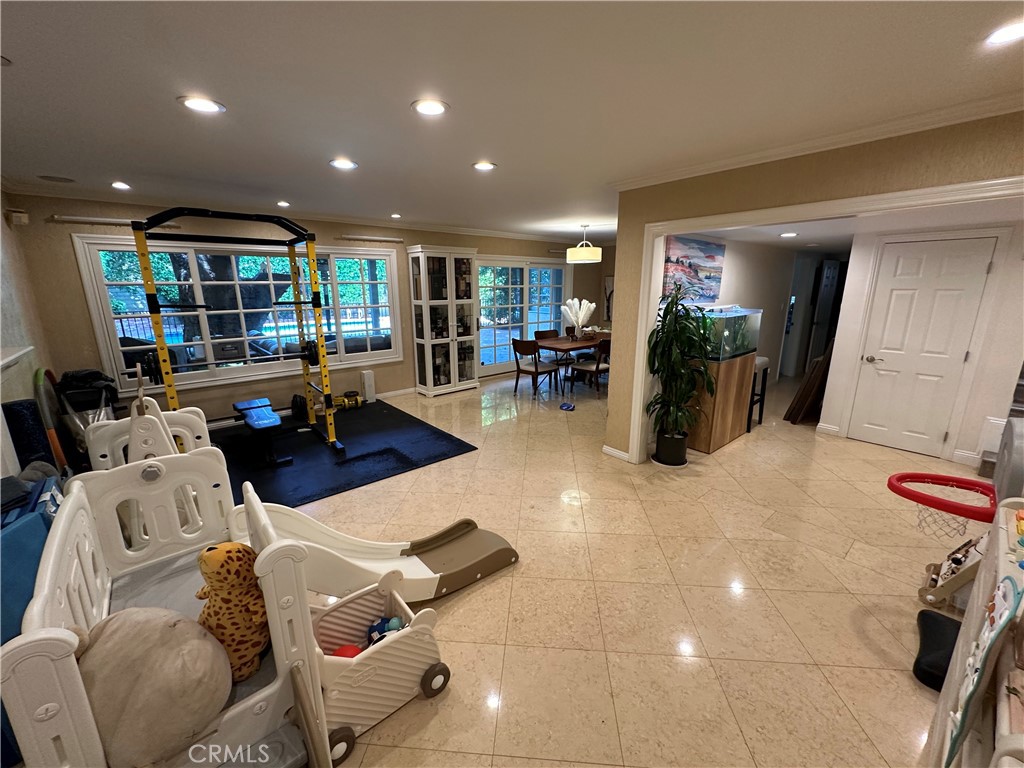 14623 Weddington Street