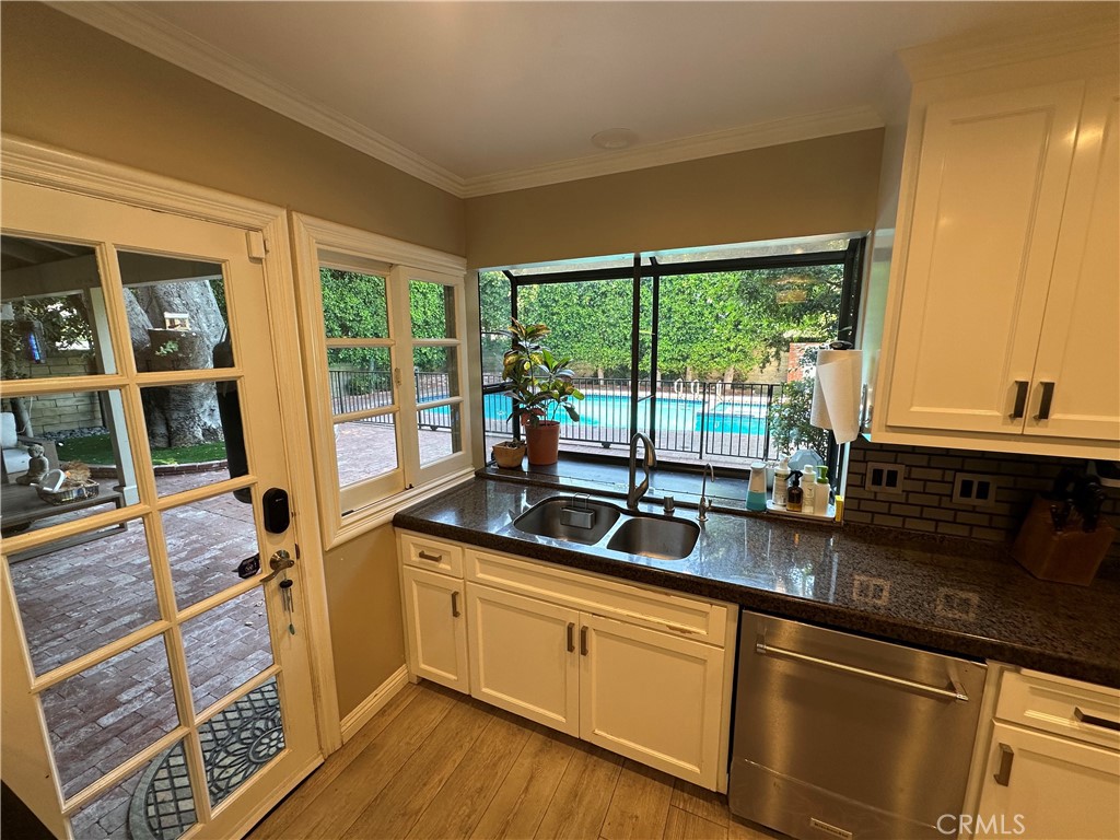 14623 Weddington Street