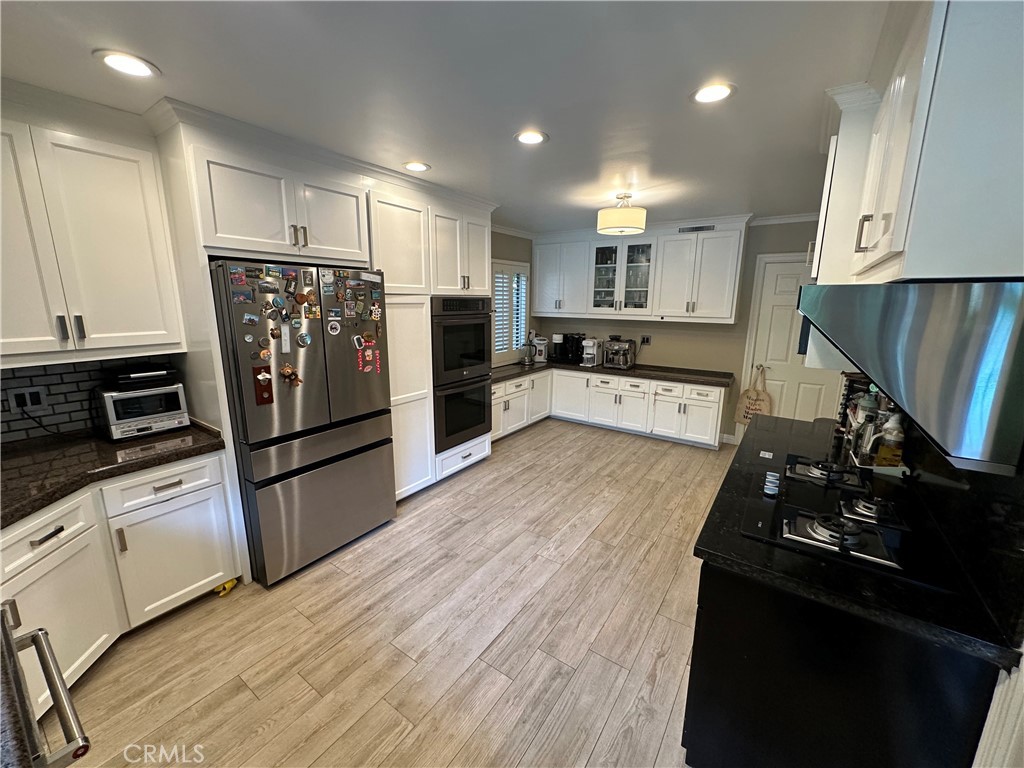 14623 Weddington Street