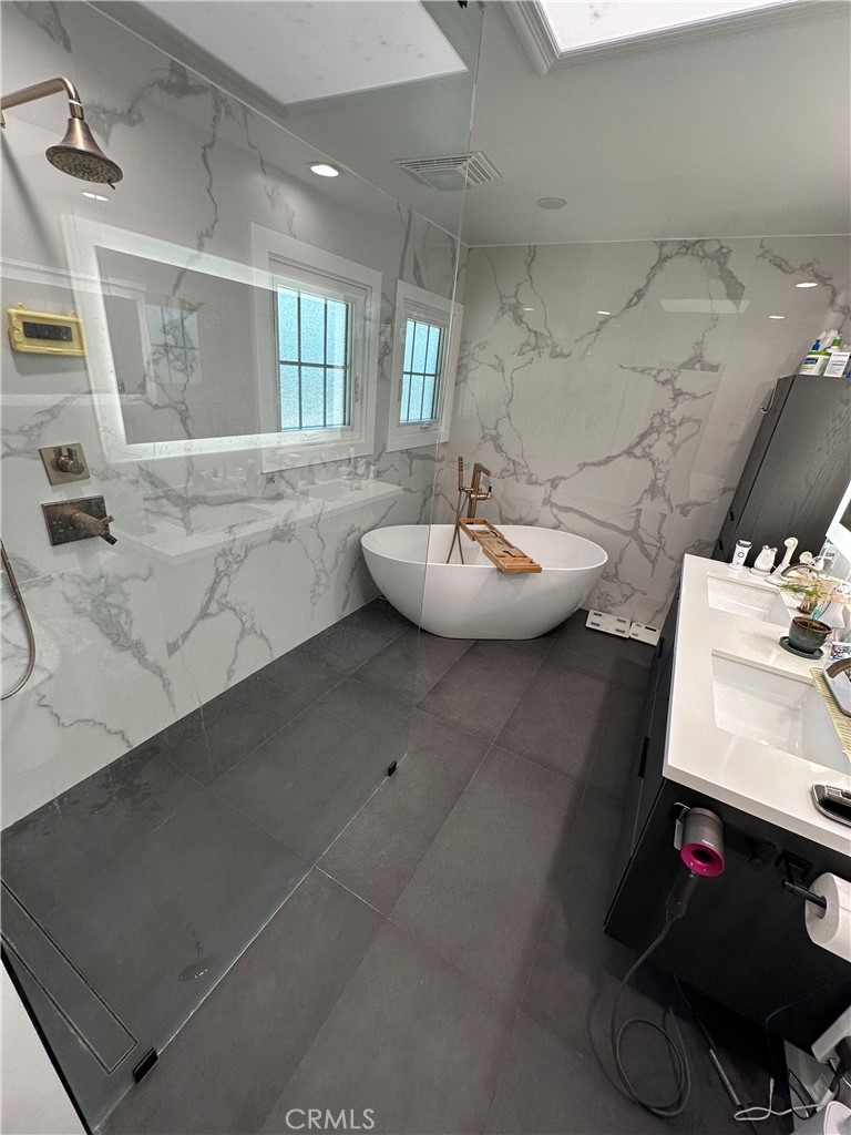 14623 Weddington Street