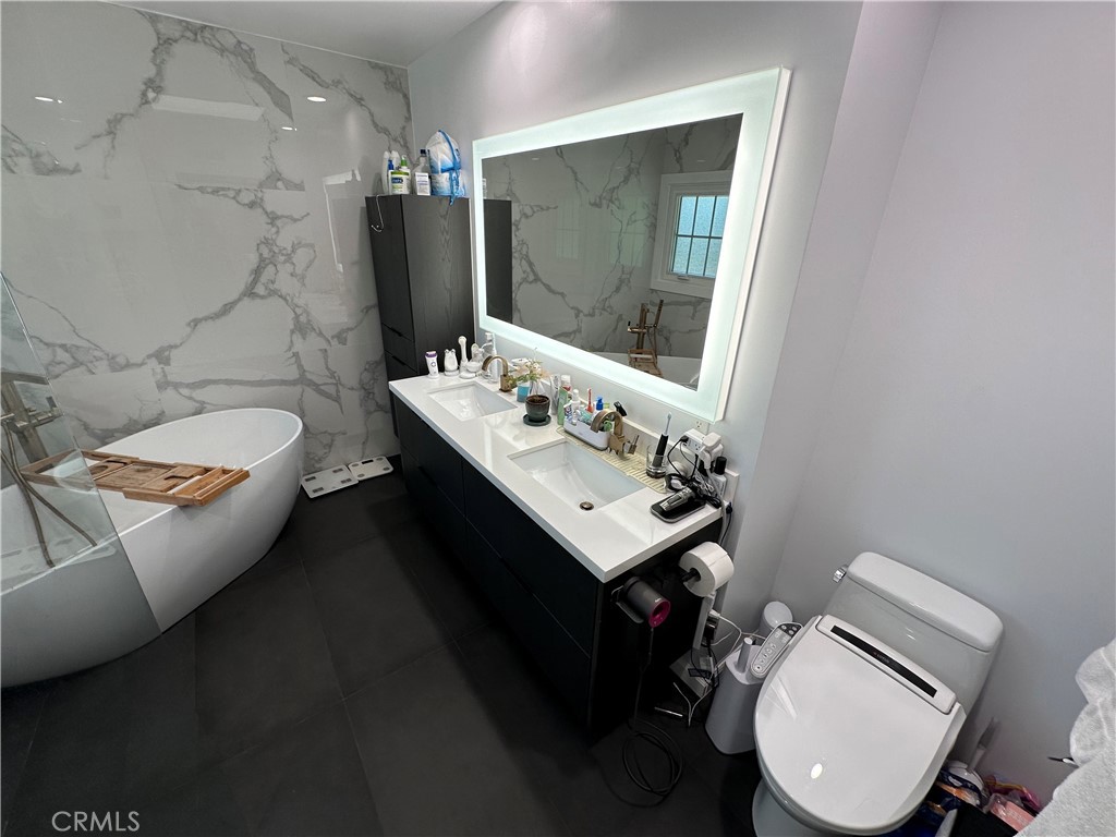 14623 Weddington Street