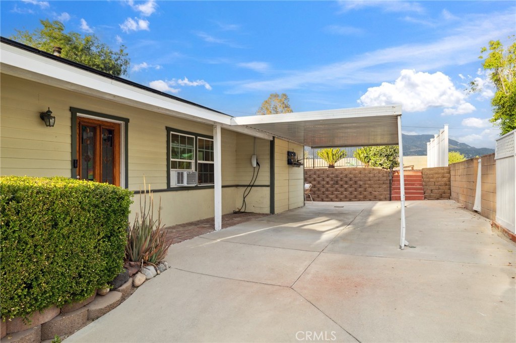 10708 Sable Avenue