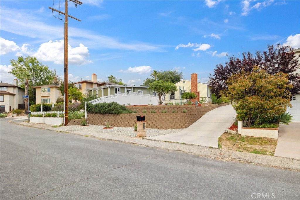 10708 Sable Avenue