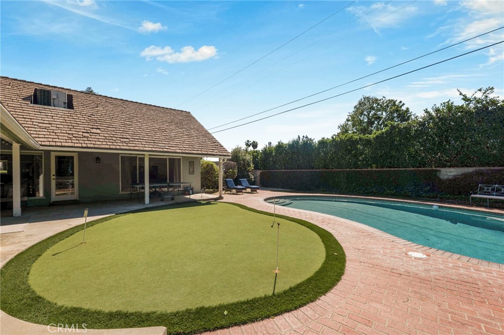 17300 Sunburst Street