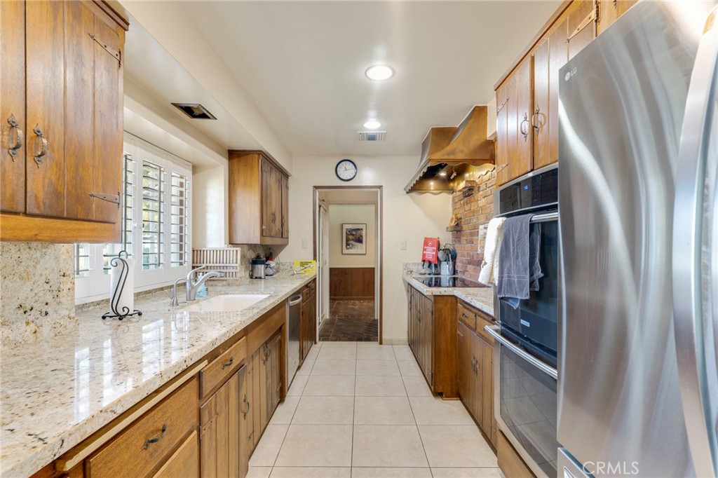 17300 Sunburst Street