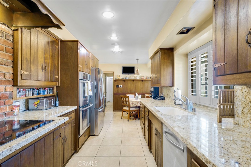 17300 Sunburst Street