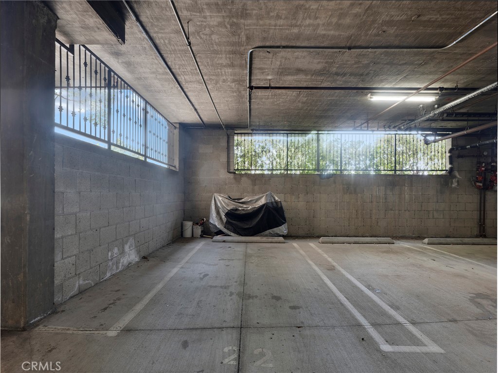 5753 White Oak Avenue 3