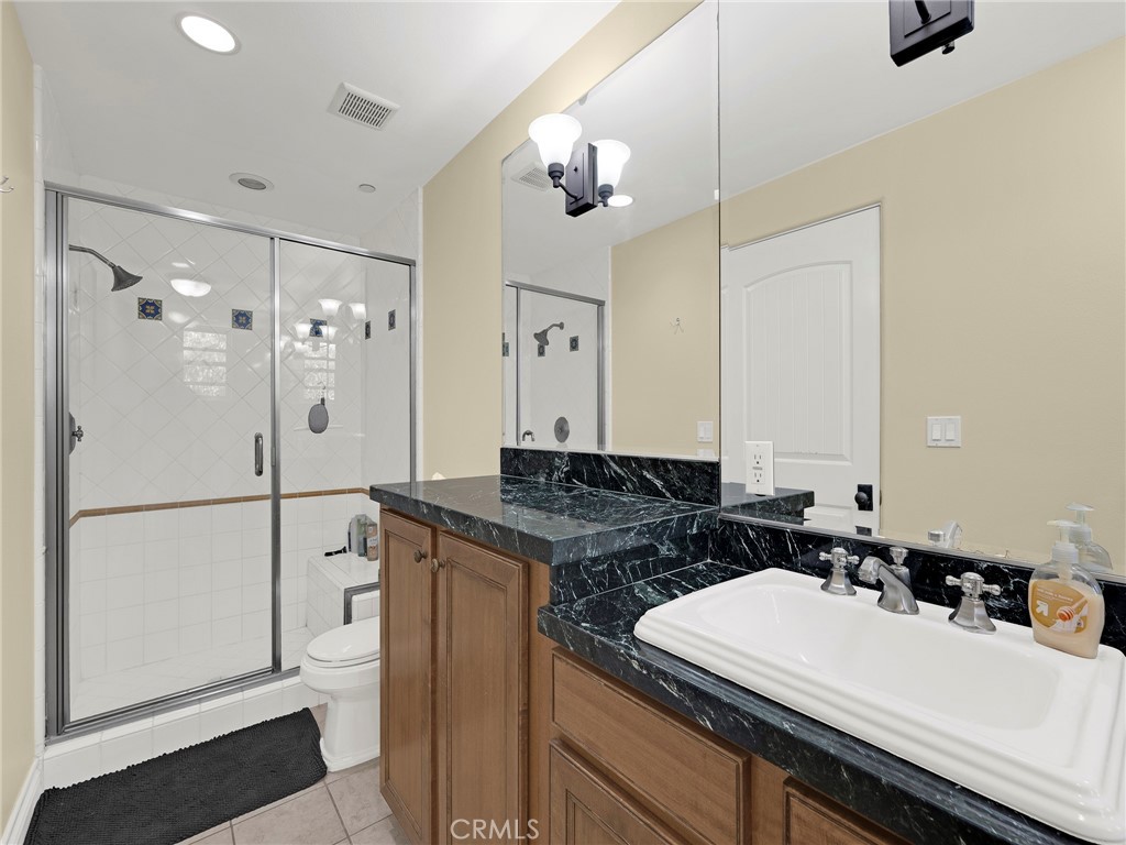 5753 White Oak Avenue 3