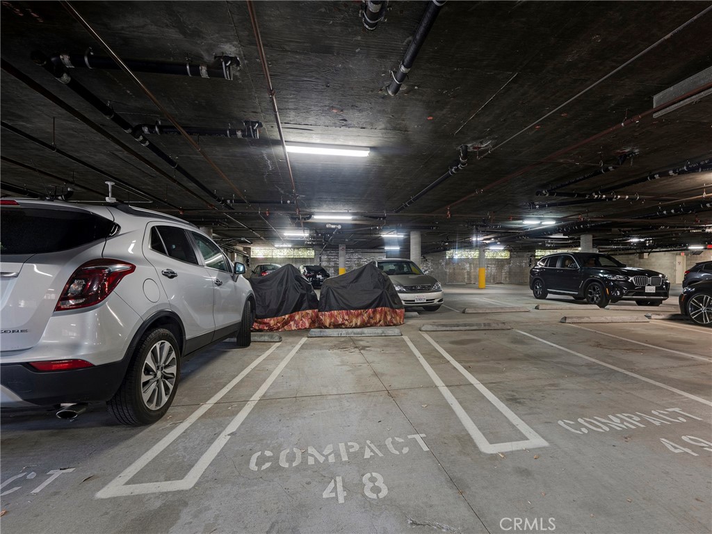 5753 White Oak Avenue 3