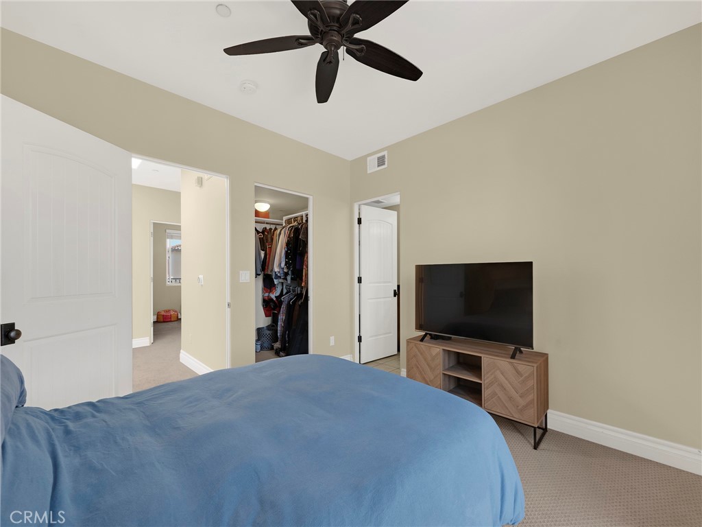 5753 White Oak Avenue 3