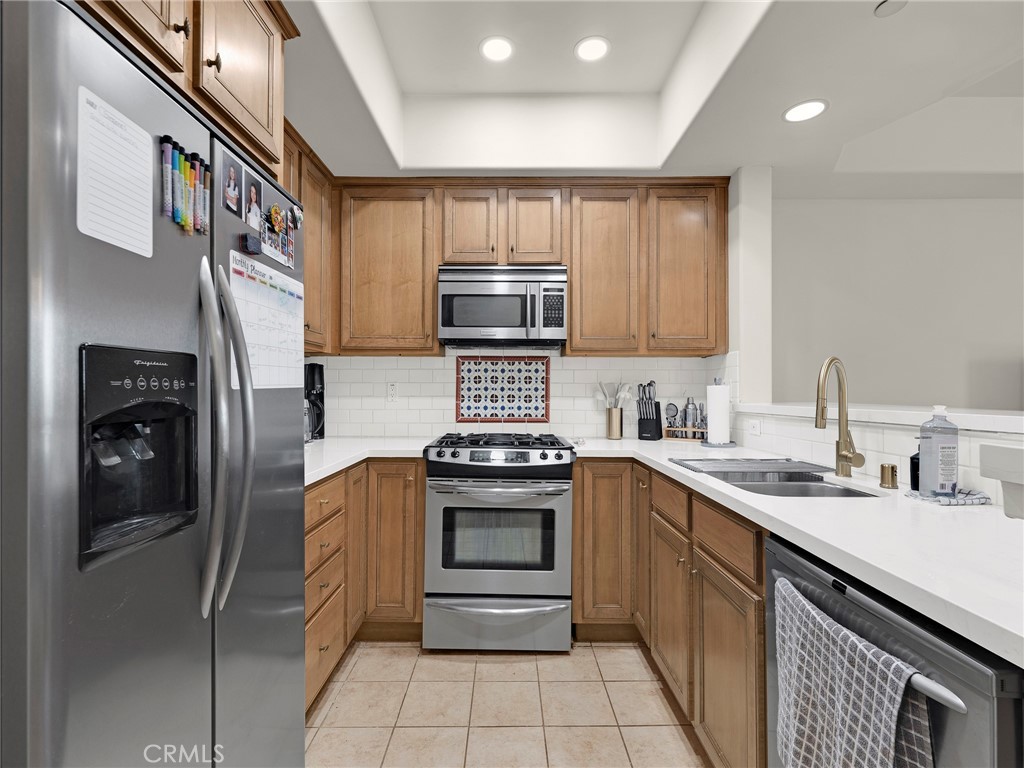 5753 White Oak Avenue 3