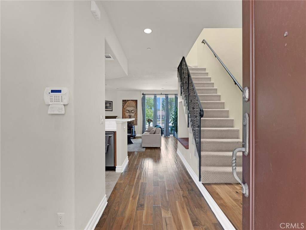 5753 White Oak Avenue 3