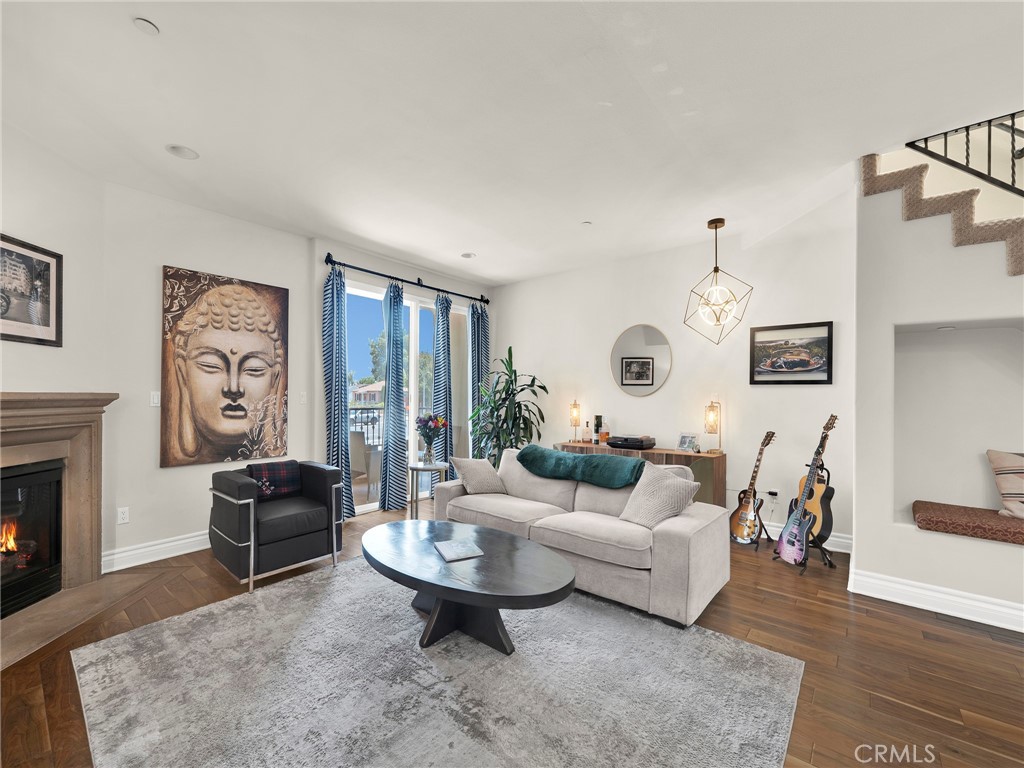 5753 White Oak Avenue 3