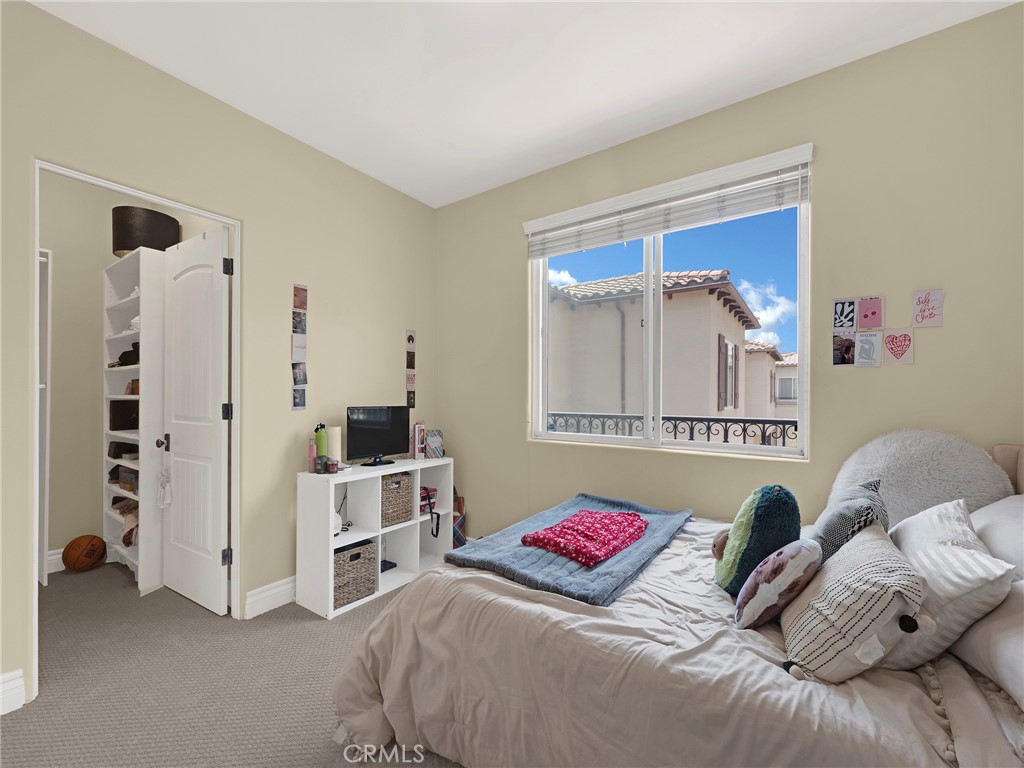 5753 White Oak Avenue 3