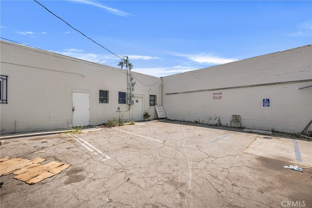 1550 San Fernando Road