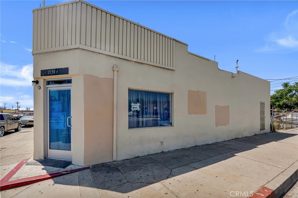 1550 San Fernando Road