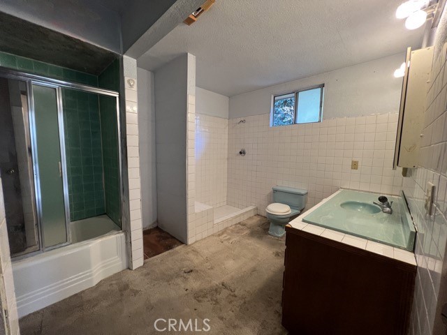 1004 La Rambla Drive