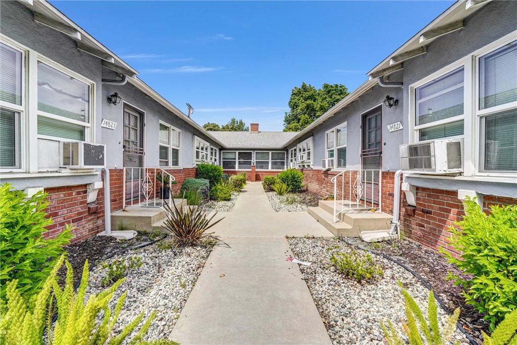 14821 Burbank