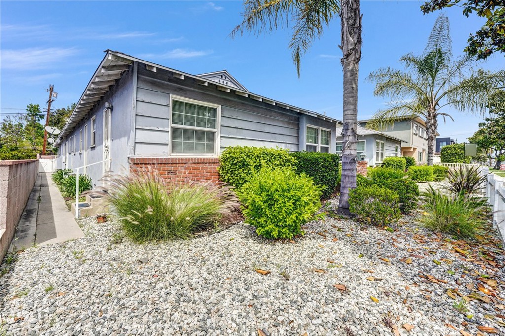 14821 Burbank