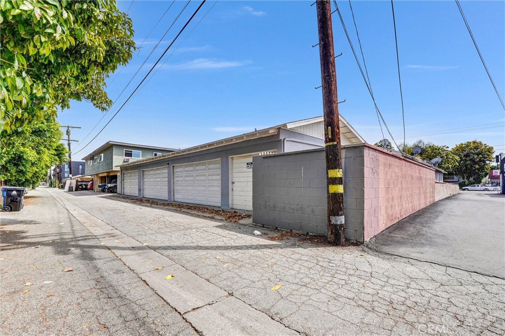 14821 Burbank