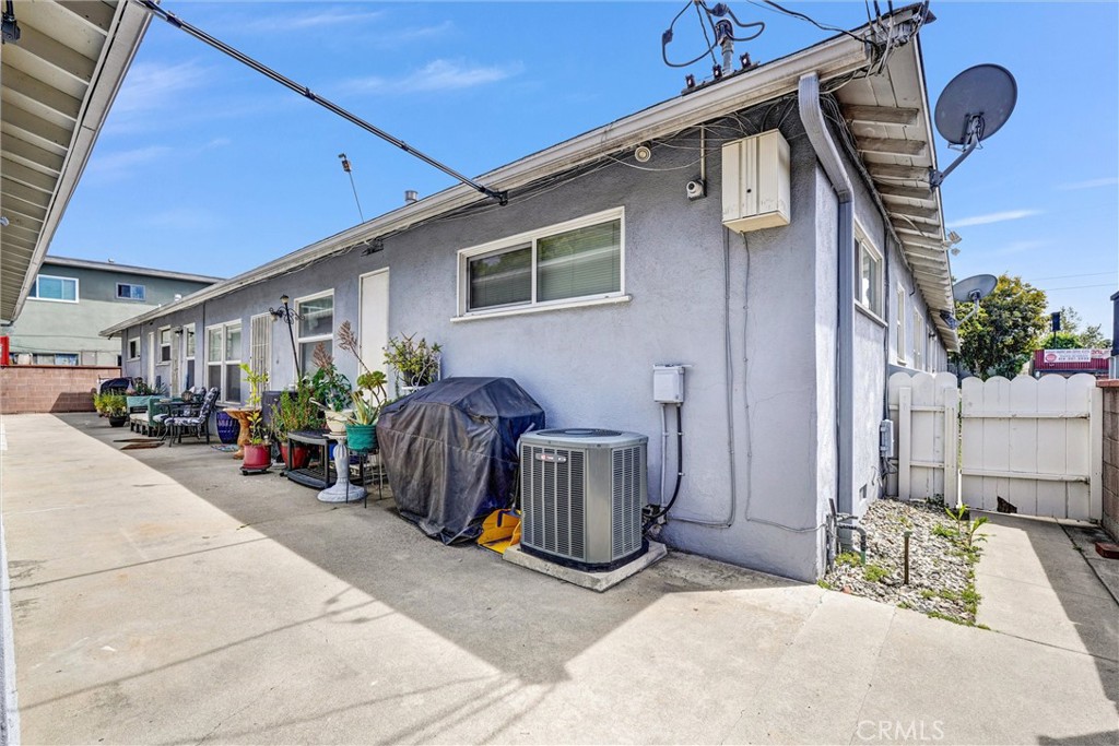 14821 Burbank