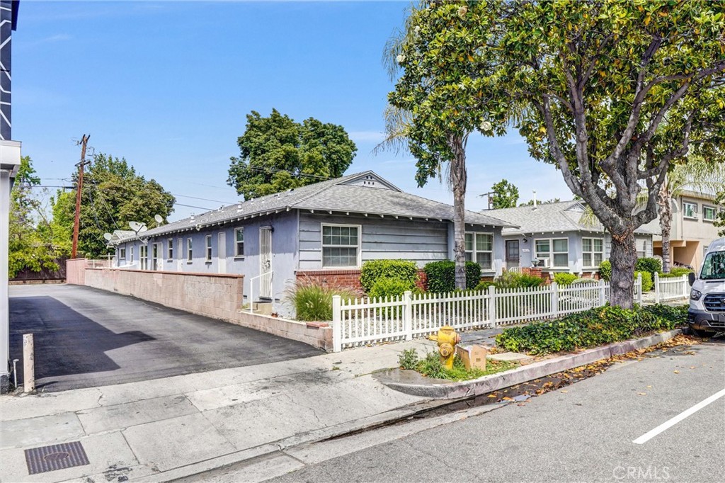 14821 Burbank