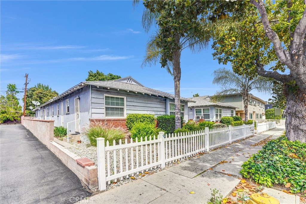 14821 Burbank
