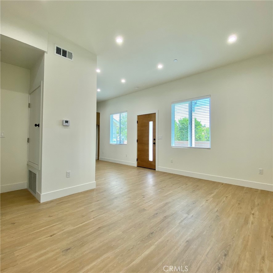 8821 Delco Ave