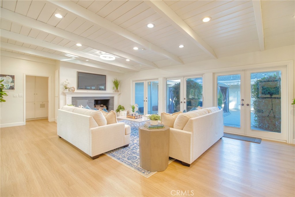 1404 N Euclid Avenue