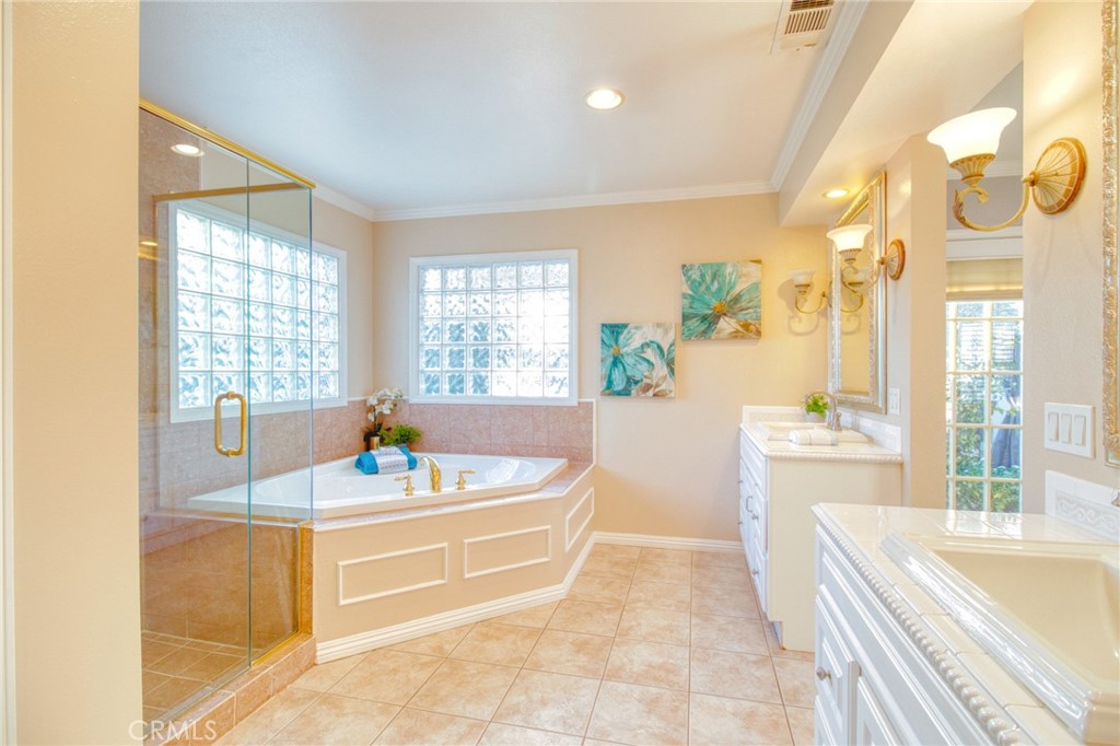 1404 N Euclid Avenue