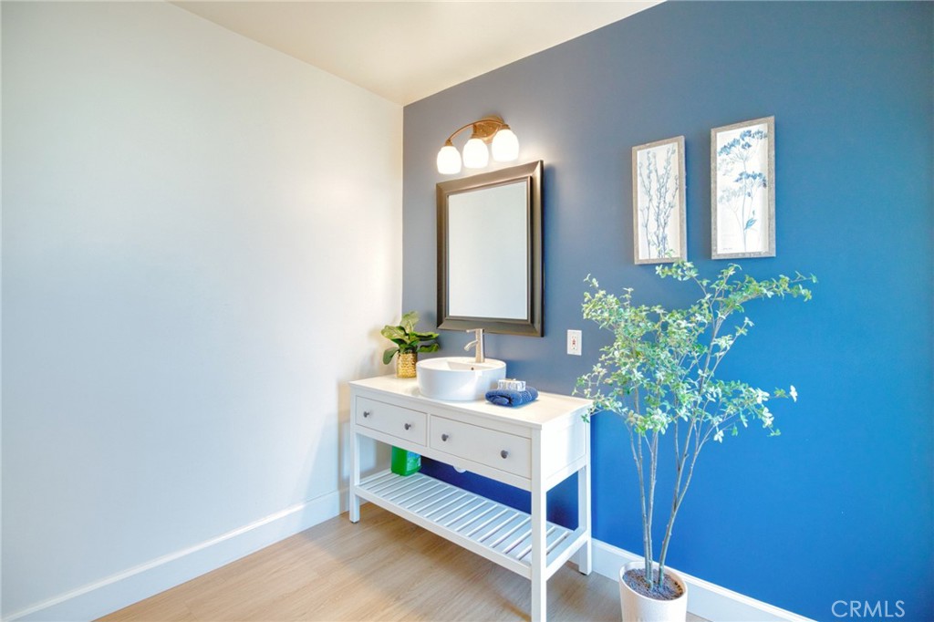 1404 N Euclid Avenue