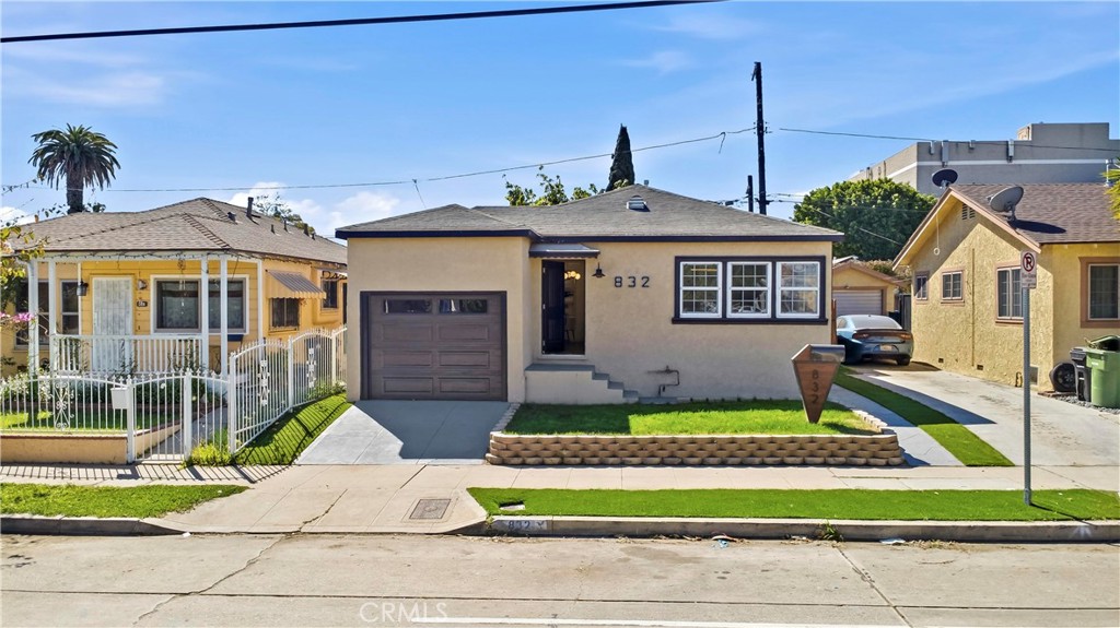 832 W 98th
