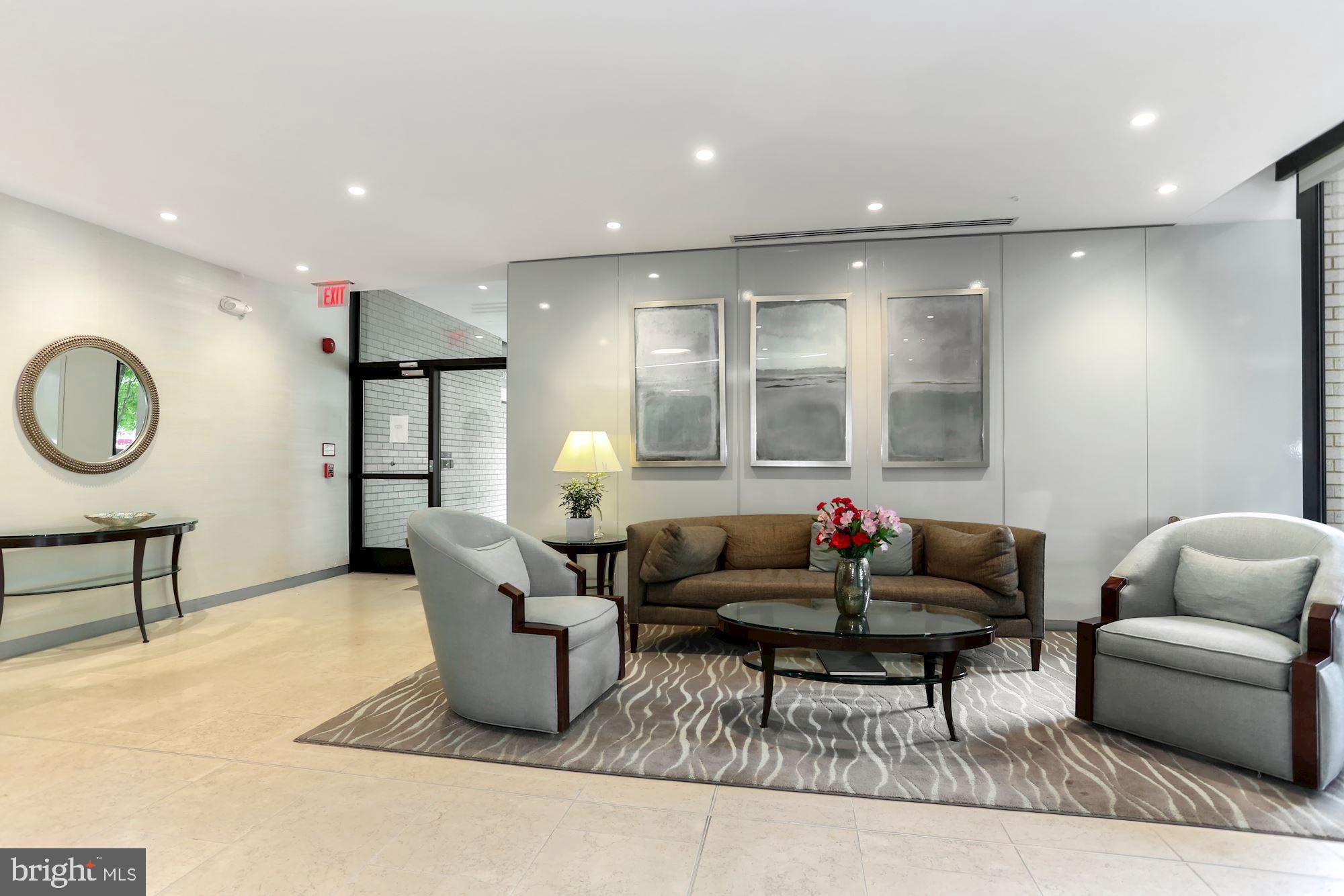 4141 N Henderson Rd #123