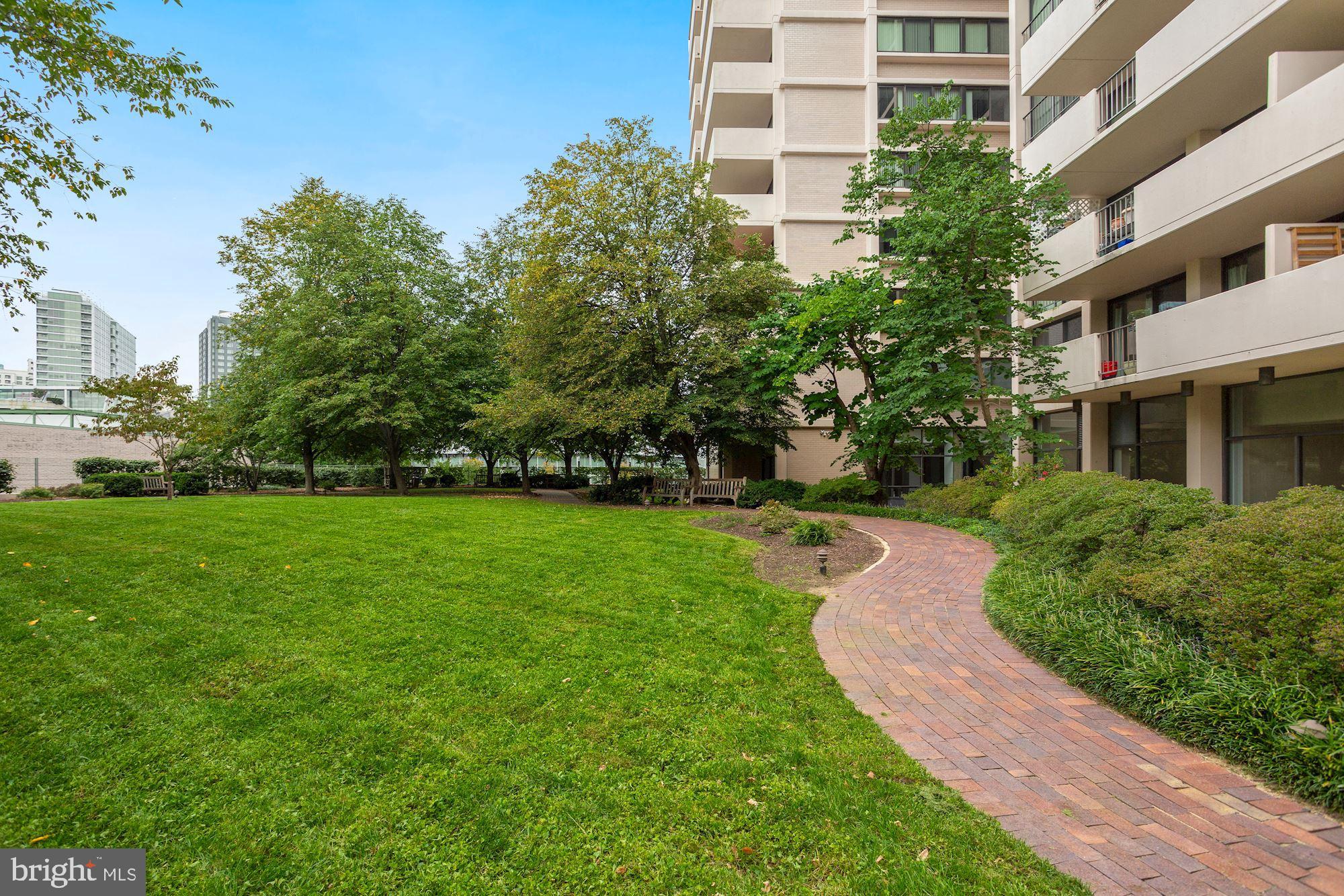 4141 N Henderson Rd #123