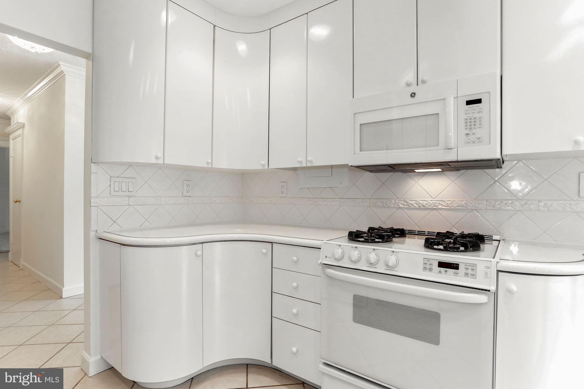 4141 N Henderson Rd #123