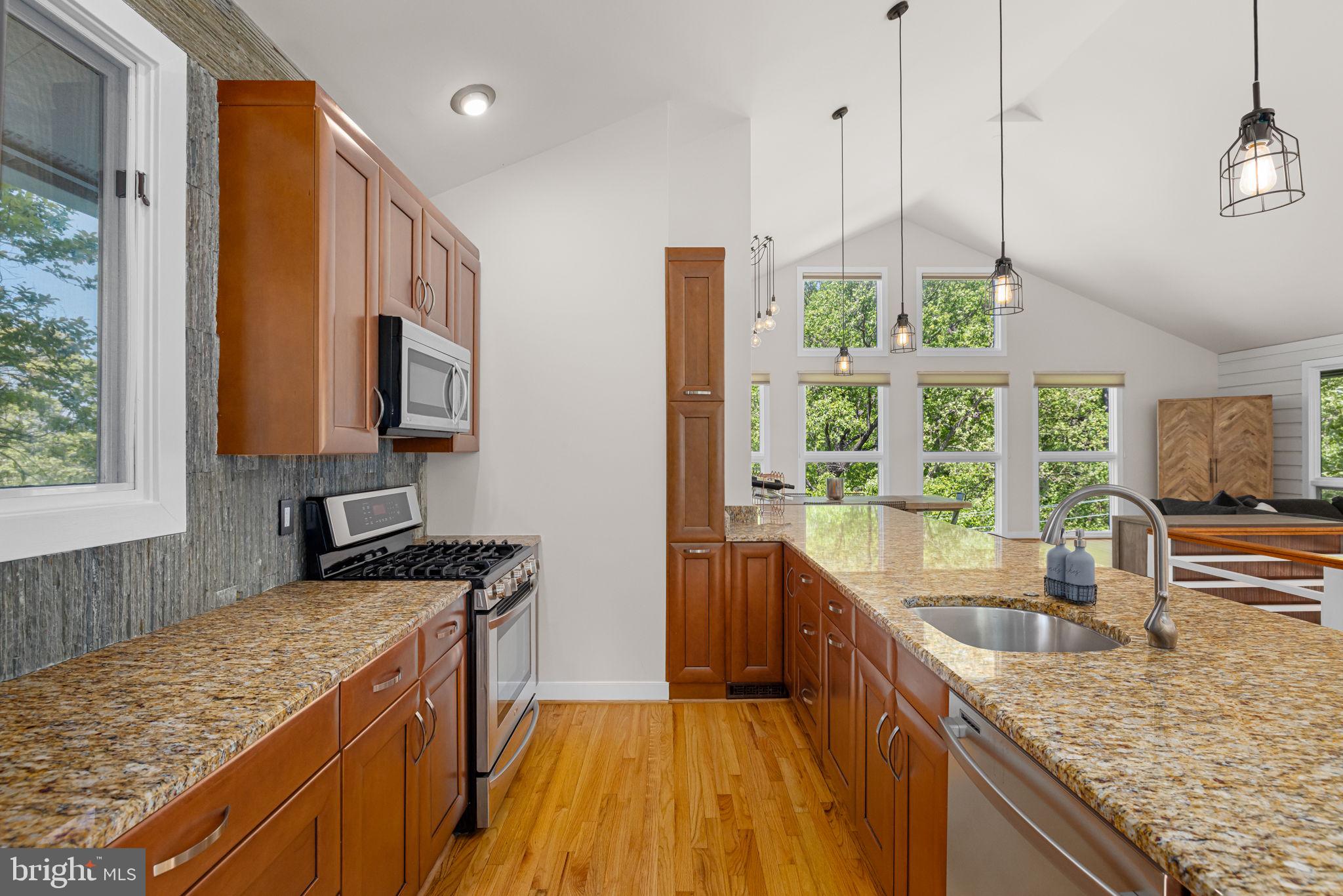 2621 S Arlington Ridge Rd