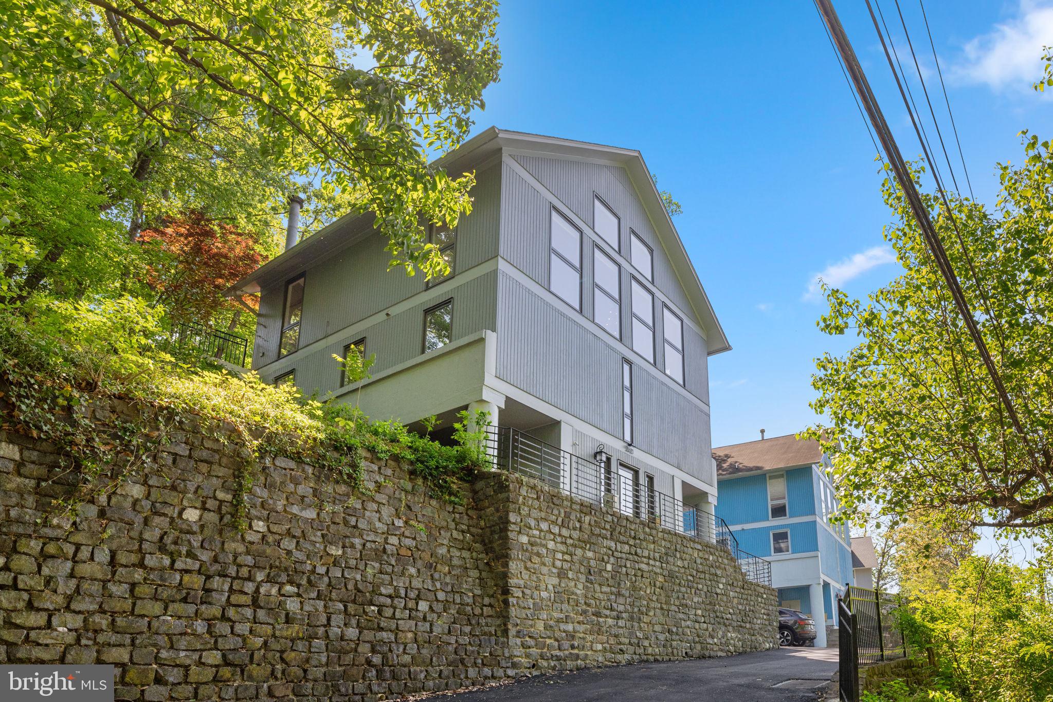 2621 S Arlington Ridge Rd