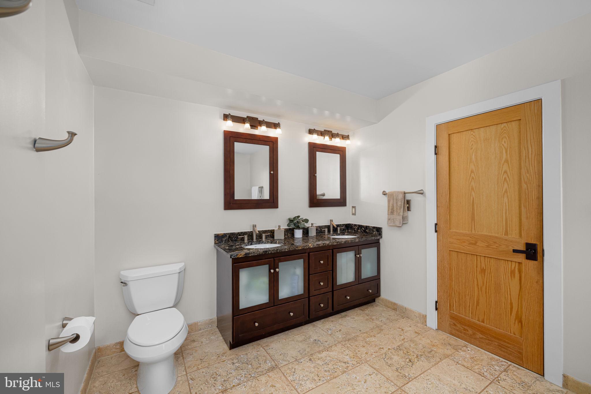 2621 S Arlington Ridge Rd