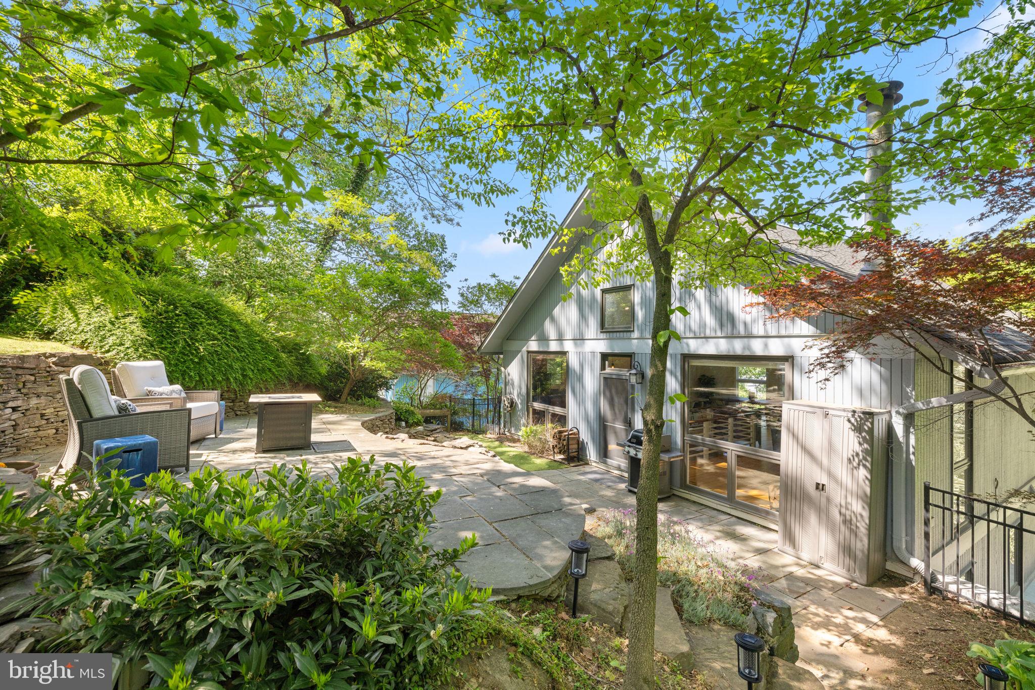 2621 S Arlington Ridge Rd