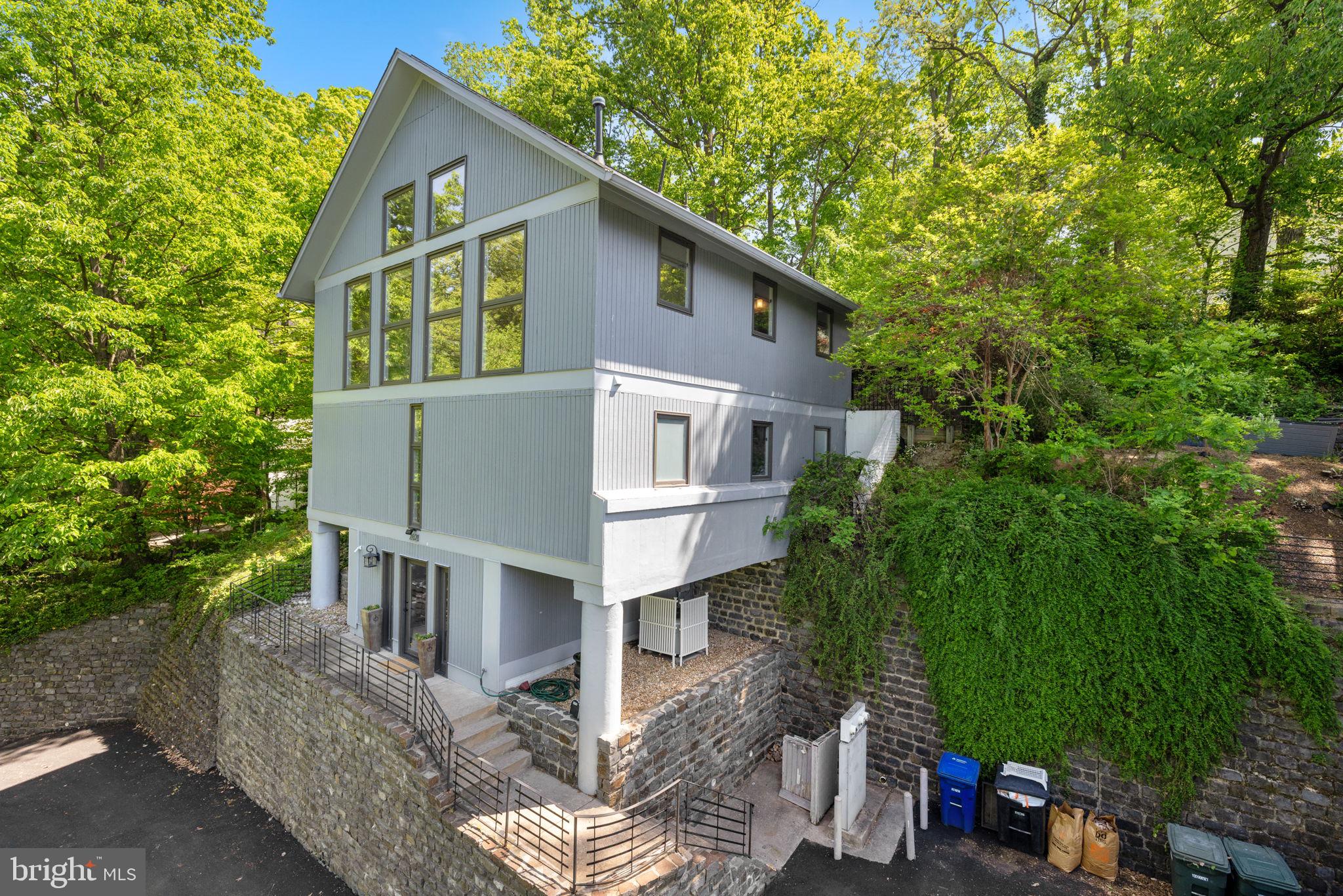 2621 S Arlington Ridge Rd