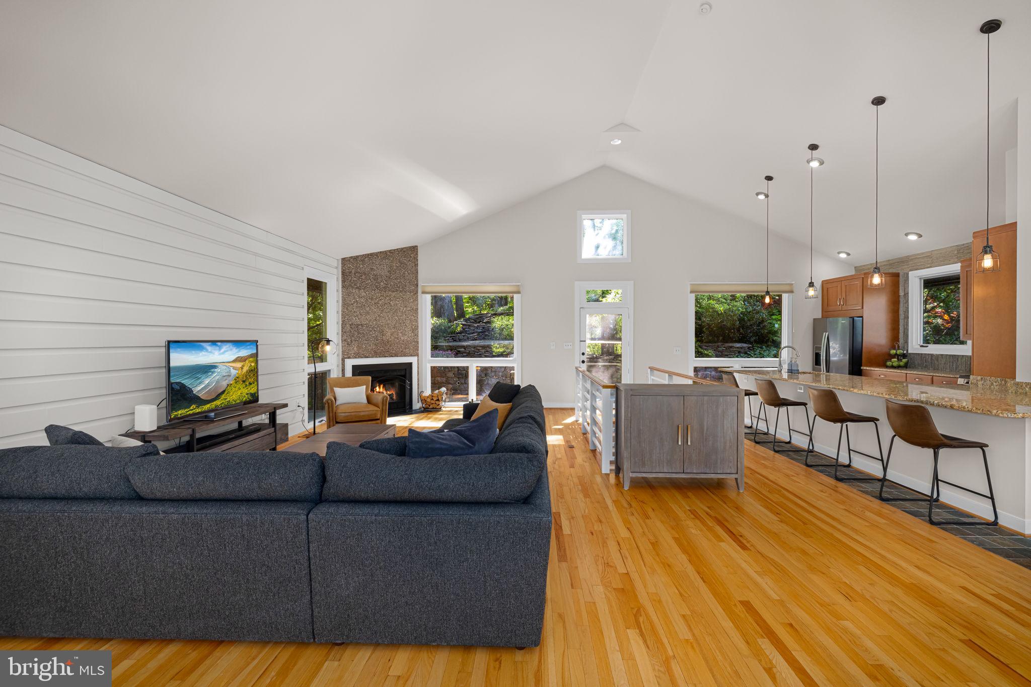 2621 S Arlington Ridge Rd