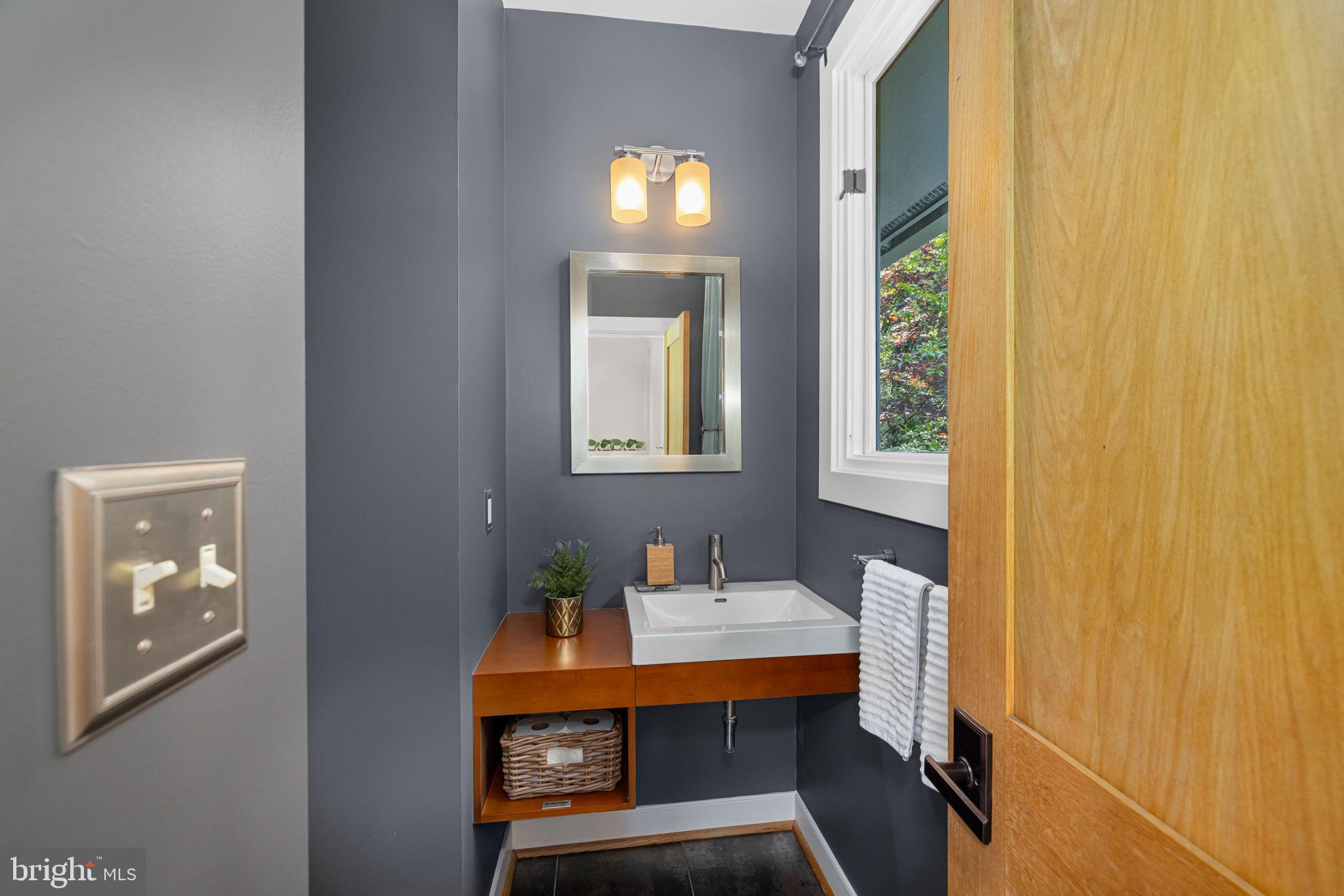 2621 S Arlington Ridge Rd