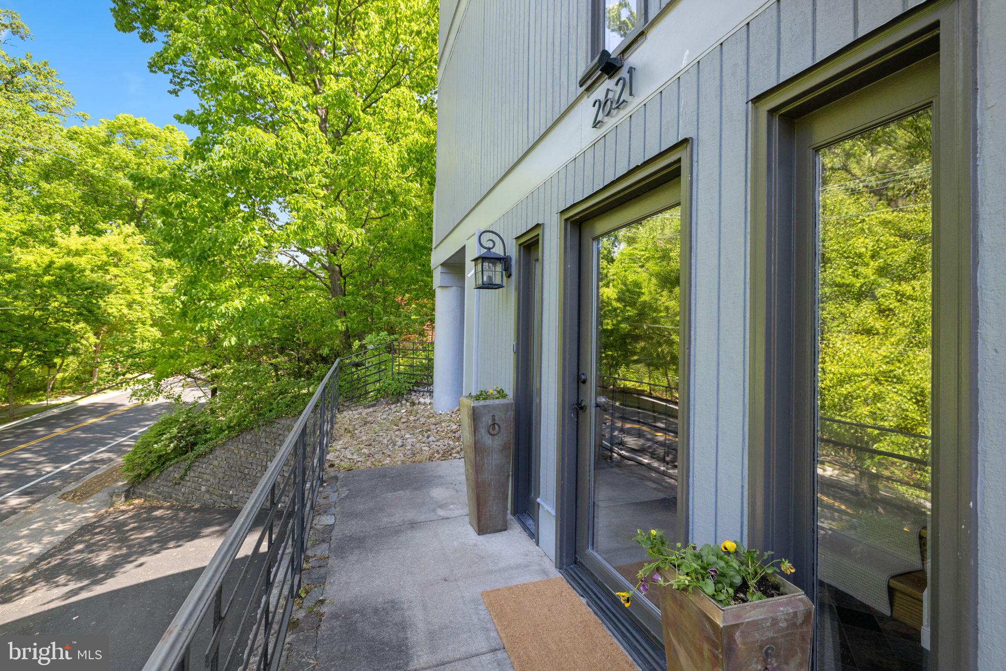 2621 S Arlington Ridge Rd