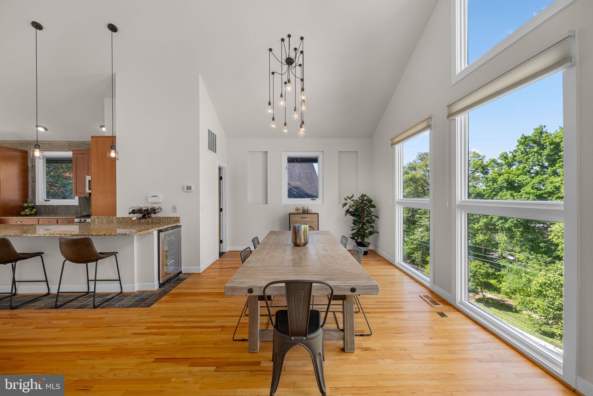 2621 S Arlington Ridge Rd