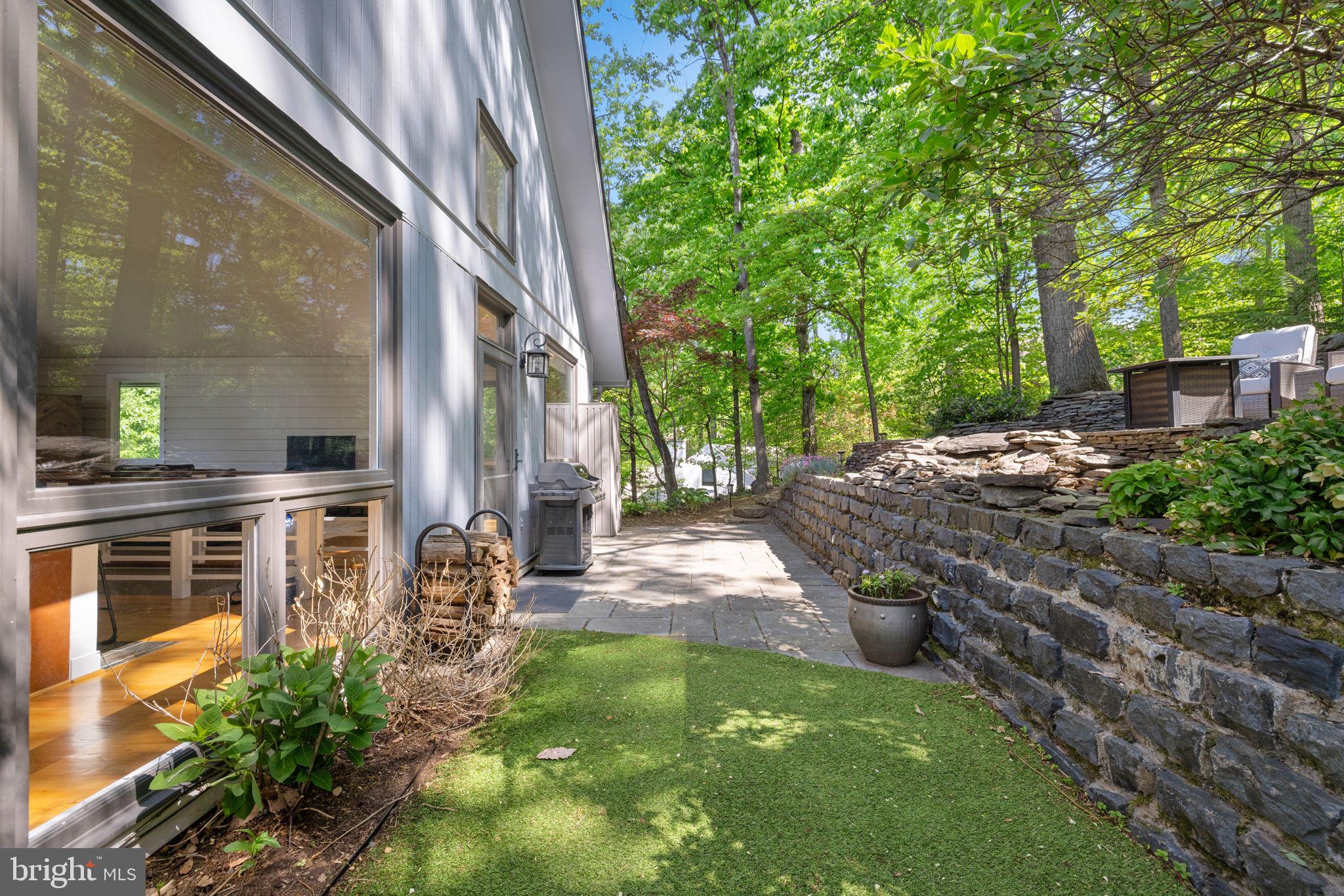 2621 S Arlington Ridge Rd