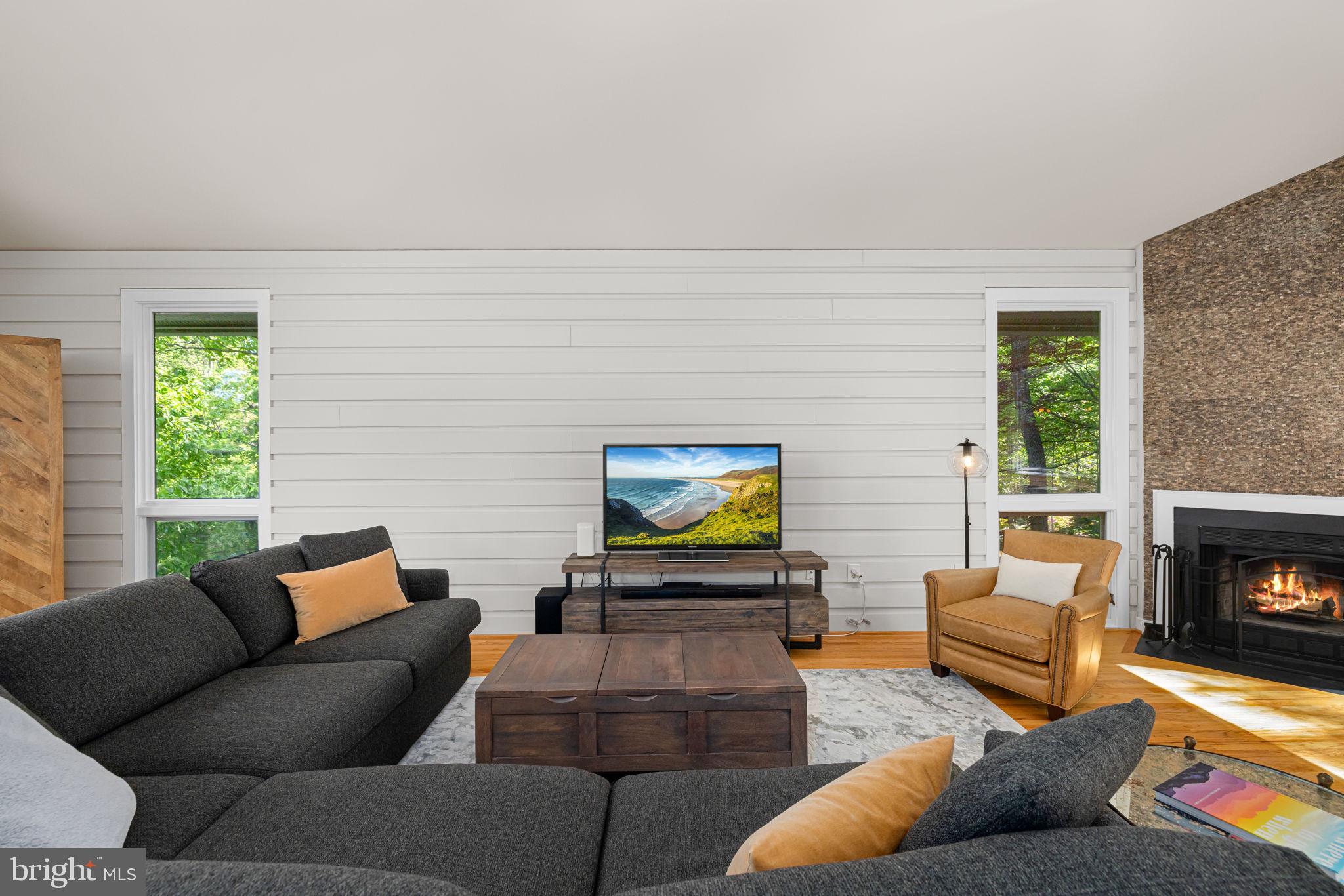 2621 S Arlington Ridge Rd