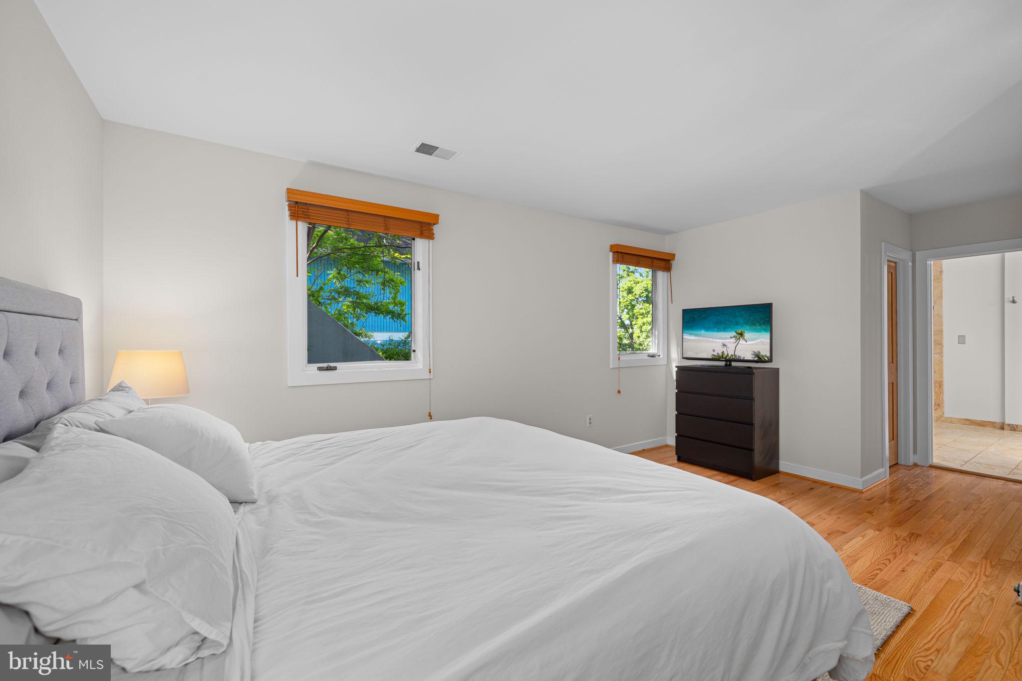 2621 S Arlington Ridge Rd